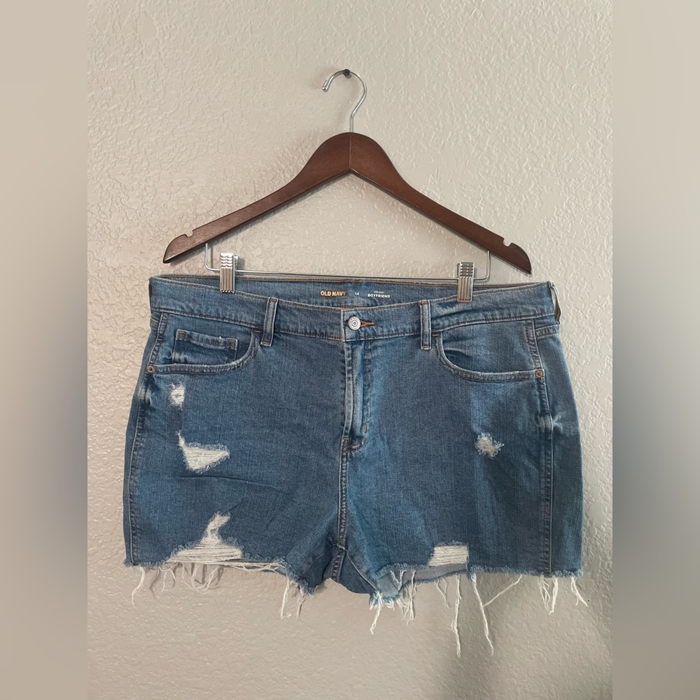 NWOT Mid-Rise Boyfriend Old Navy Shorts